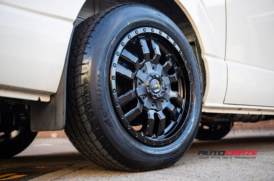 TOYOTA-HIACE-SLEDGE-MATTE-BLACK